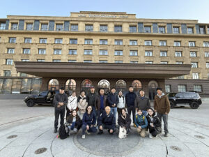 ドルノド出発前にホテルにて集合写真